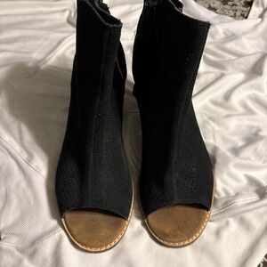 Toms Majorca Booties Bailey Perforated Black Suede Open Toe Ankle Boots Size 9‎